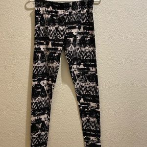 🌷 3/$15 Women’s leggings